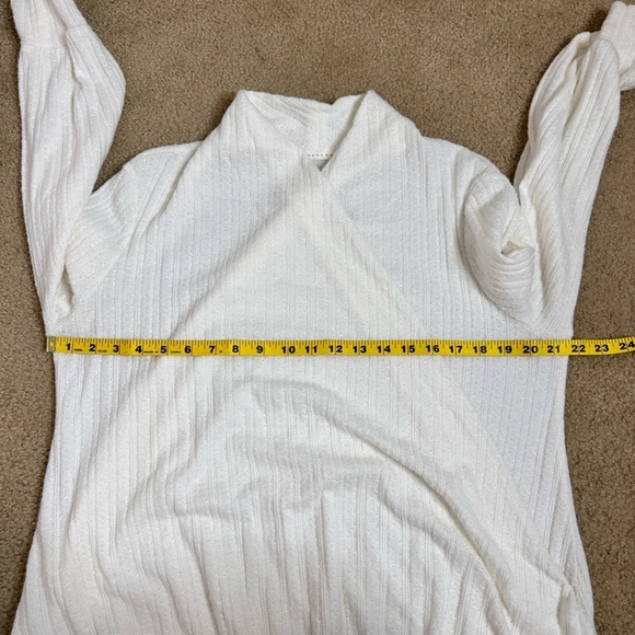 Maeve by ANTHROPOLOGIE Off White Ralela Hacci Surplice Top Size LP - Picture 6 of 8